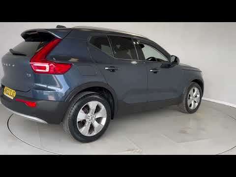 2022 VOLVO XC40