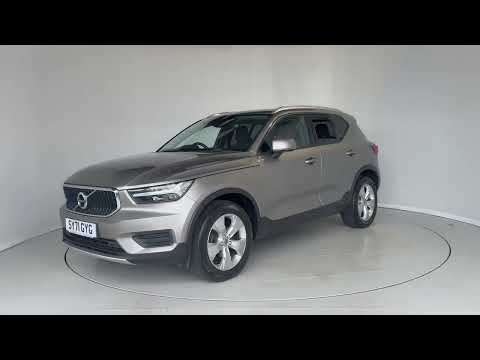 2021 VOLVO XC40