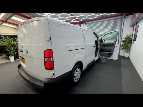 2022 VAUXHALL VIVARO