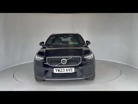2023 VOLVO XC40