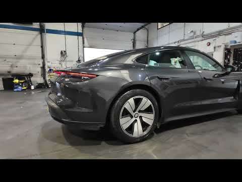2022 PORSCHE TAYCAN