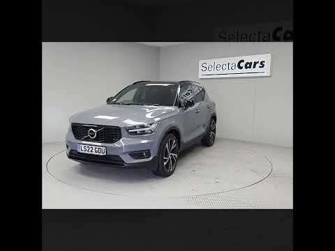 2022 VOLVO XC40