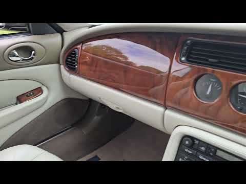 2000 JAGUAR XK8 CONVERTIBLE