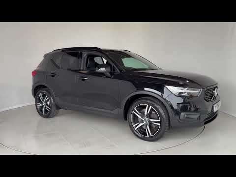 2021 VOLVO XC40