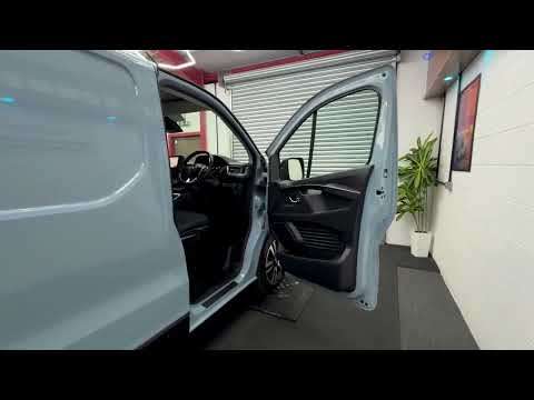 2023 RENAULT TRAFIC