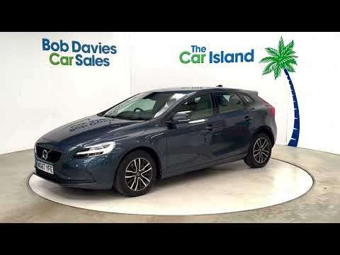 2017 VOLVO V40