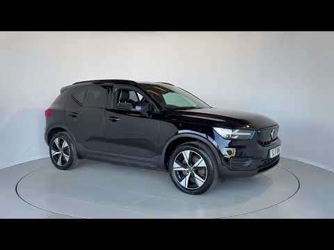 2022 VOLVO XC40