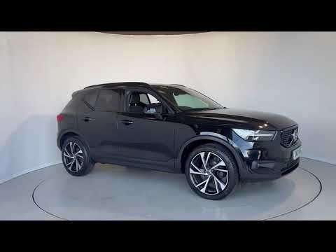 2021 VOLVO XC40