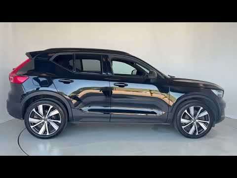 2022 VOLVO XC40