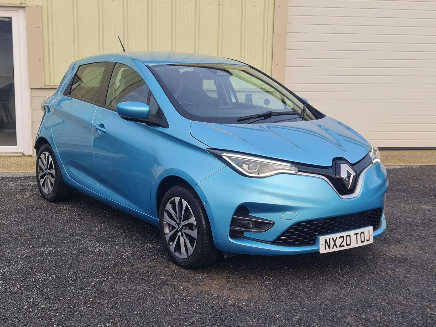 A 2020 RENAULT ZOE R135 52kWh GT Line Hatchback 5dr Electric Auto (i, Rapid Charge) (134 bhp) A 2020 RENAULT ZOE R135 52kWh GT Line Hatchback 5dr Electric Auto (i, Rapid Charge) (134 bhp)