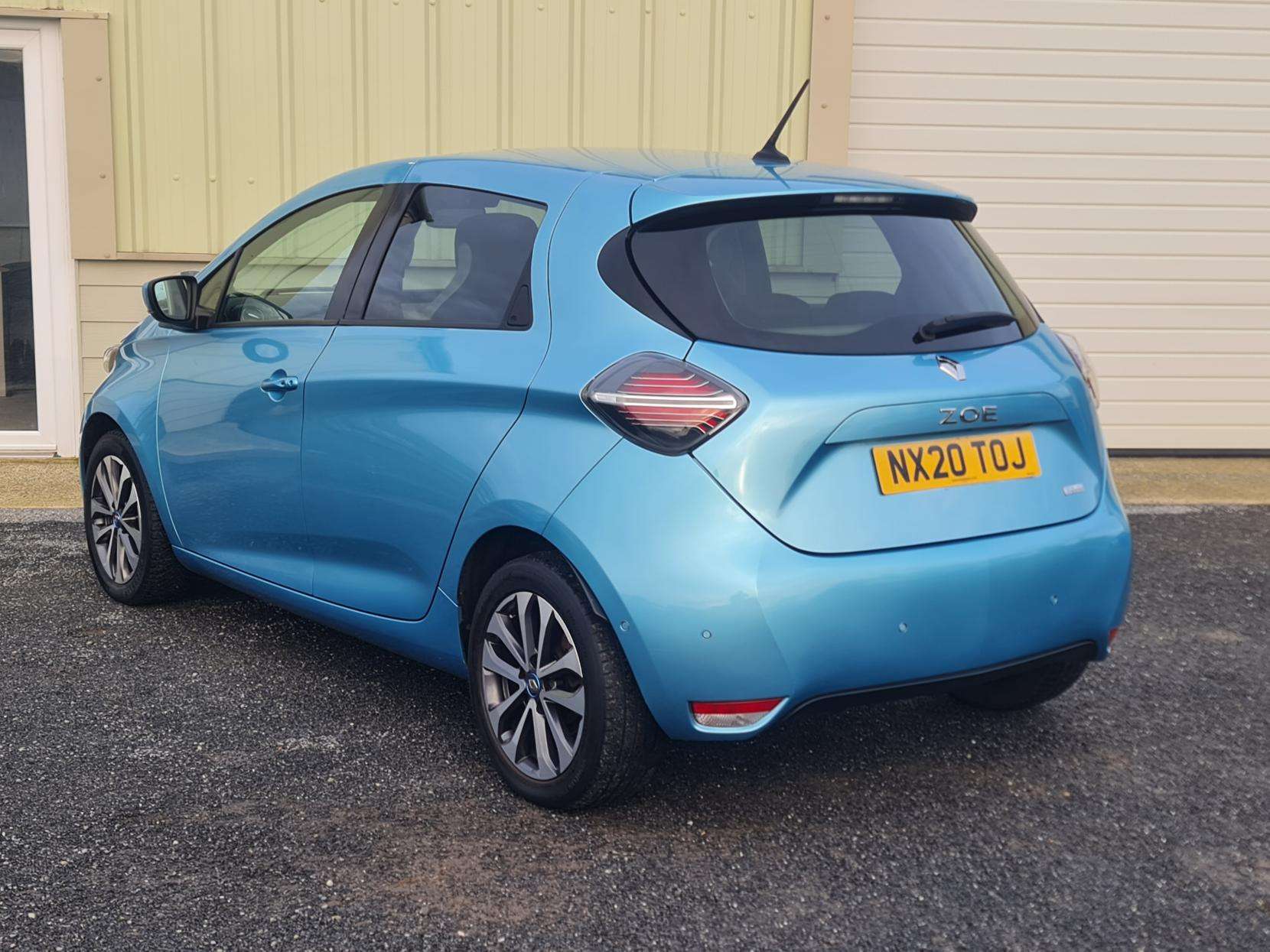 A 2020 RENAULT ZOE R135 52kWh GT Line Hatchback 5dr Electric Auto (i, Rapid Charge) (134 bhp) A 2020 RENAULT ZOE R135 52kWh GT Line Hatchback 5dr Electric Auto (i, Rapid Charge) (134 bhp)