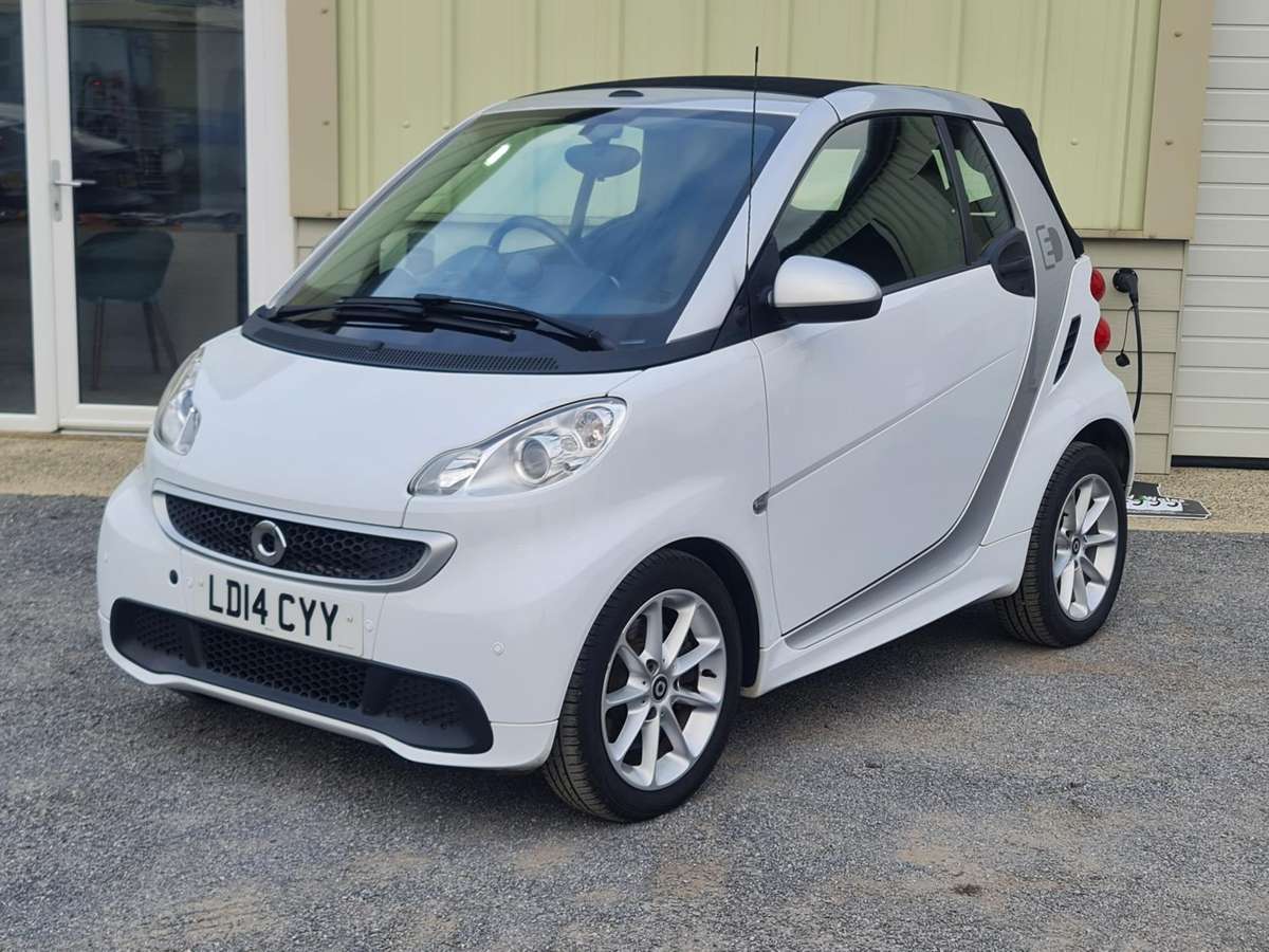 Check out this Smart Fortwo 2014 Electric Automatic