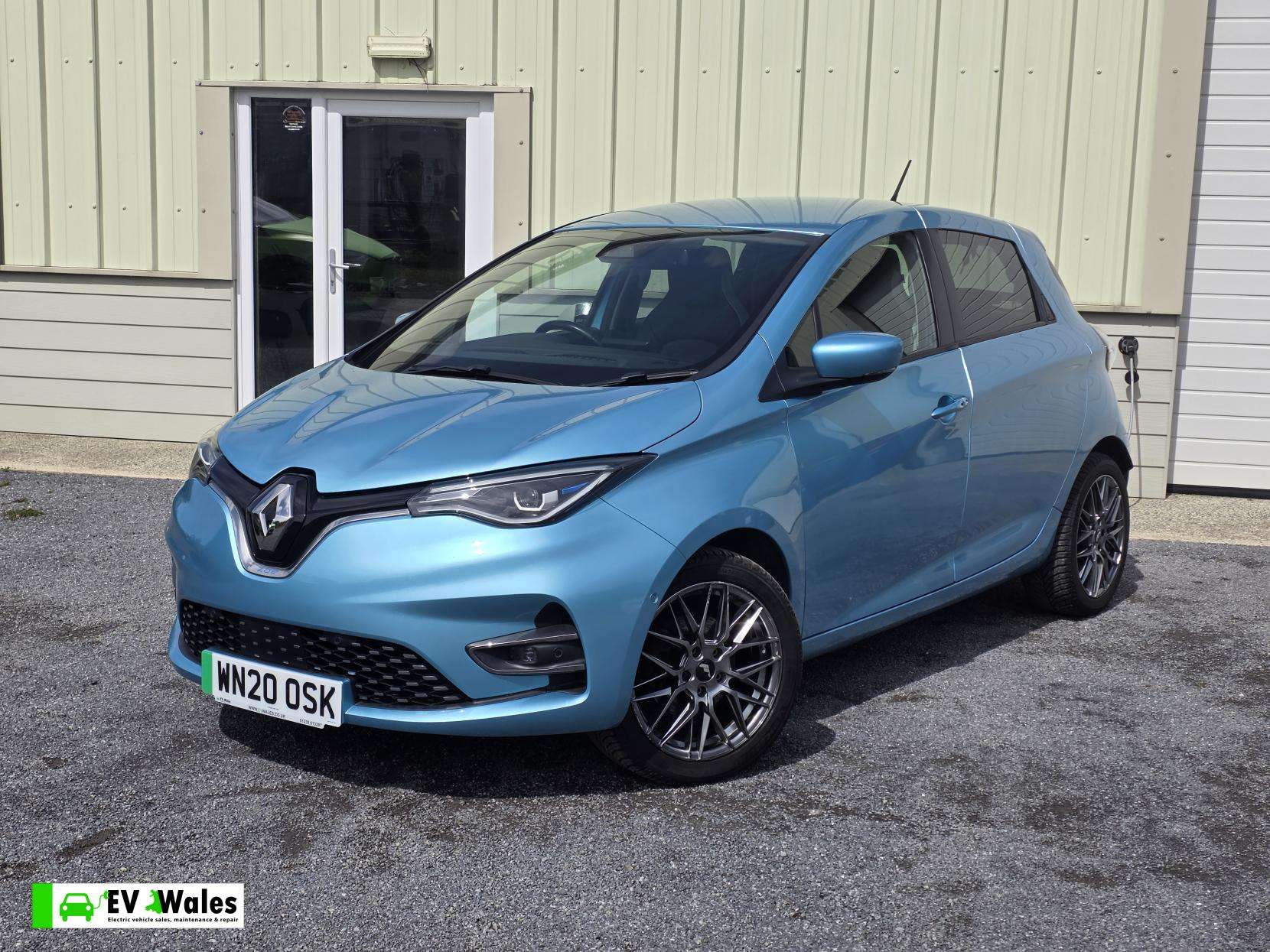 A 2020 RENAULT ZOE R135 52kWh GT Line Hatchback 5dr Electric Auto (i, Rapid Charge) (134 bhp) A 2020 RENAULT ZOE R135 52kWh GT Line Hatchback 5dr Electric Auto (i, Rapid Charge) (134 bhp)