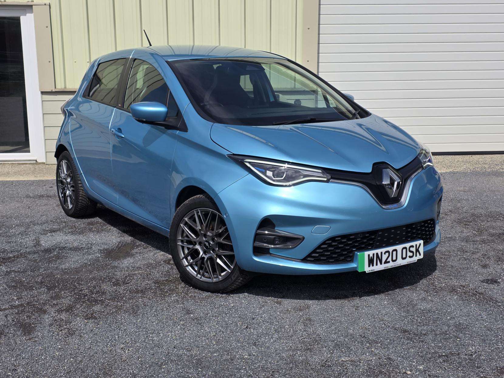 A 2020 RENAULT ZOE R135 52kWh GT Line Hatchback 5dr Electric Auto (i, Rapid Charge) (134 bhp) A 2020 RENAULT ZOE R135 52kWh GT Line Hatchback 5dr Electric Auto (i, Rapid Charge) (134 bhp)