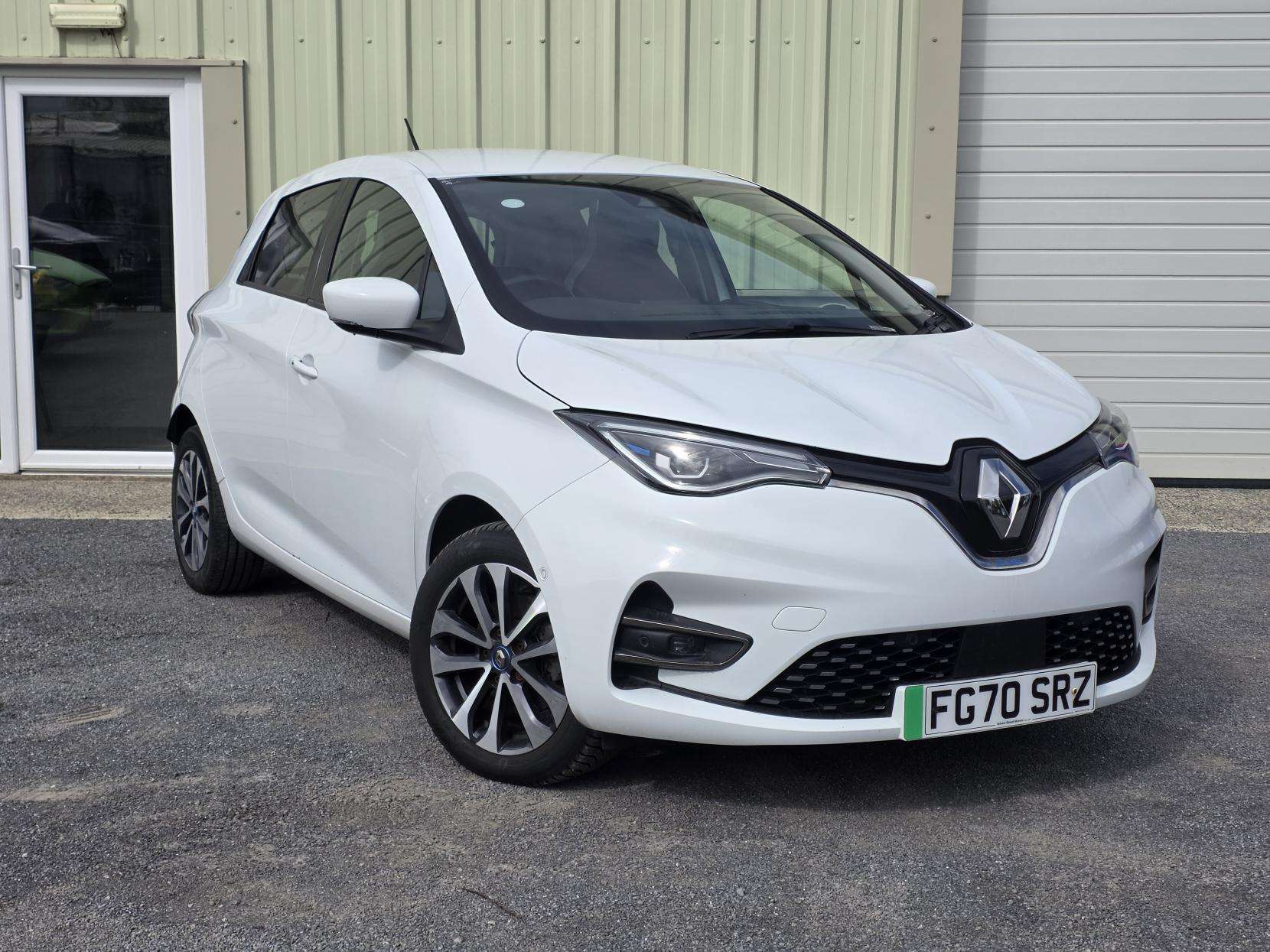A 2020 RENAULT ZOE R135 52kWh GT Line Hatchback 5dr Electric Auto (i) (134 bhp) A 2020 RENAULT ZOE R135 52kWh GT Line Hatchback 5dr Electric Auto (i) (134 bhp)