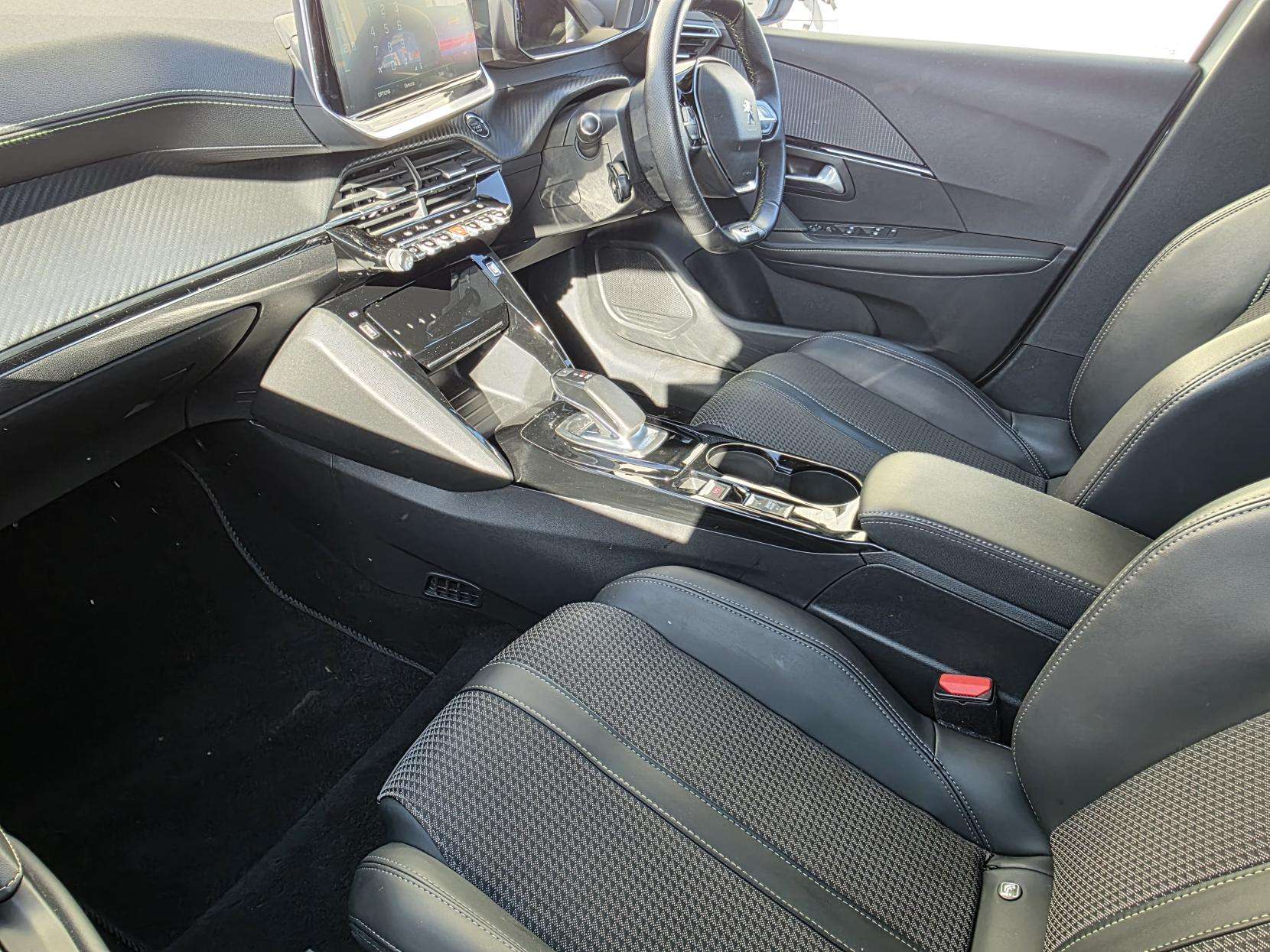 2021 PEUGEOT E-208 2021 PEUGEOT E-208