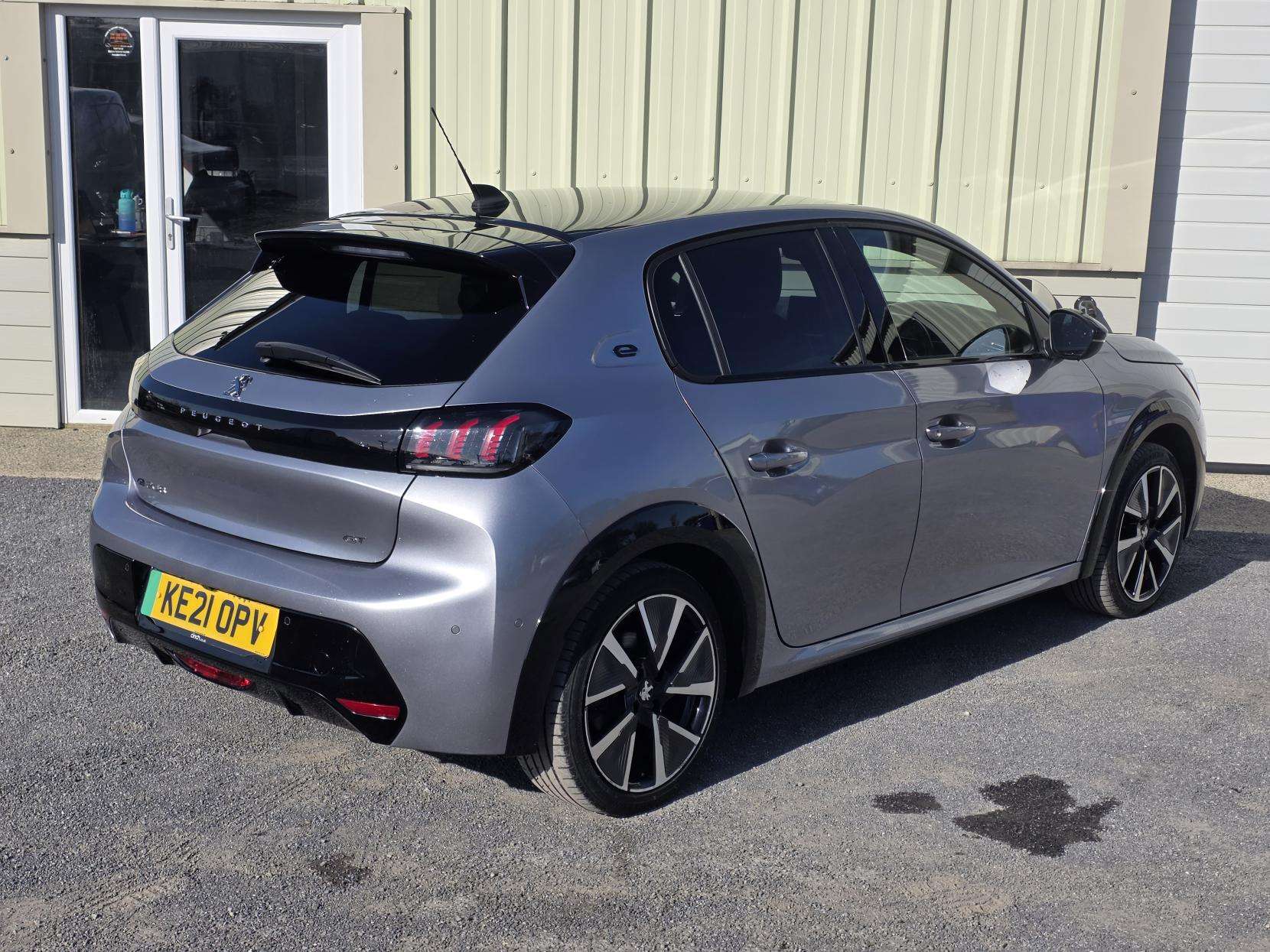 A 2021 PEUGEOT E-208 50kWh GT Hatchback 5dr Electric Auto (136 ps) A 2021 PEUGEOT E-208 50kWh GT Hatchback 5dr Electric Auto (136 ps)
