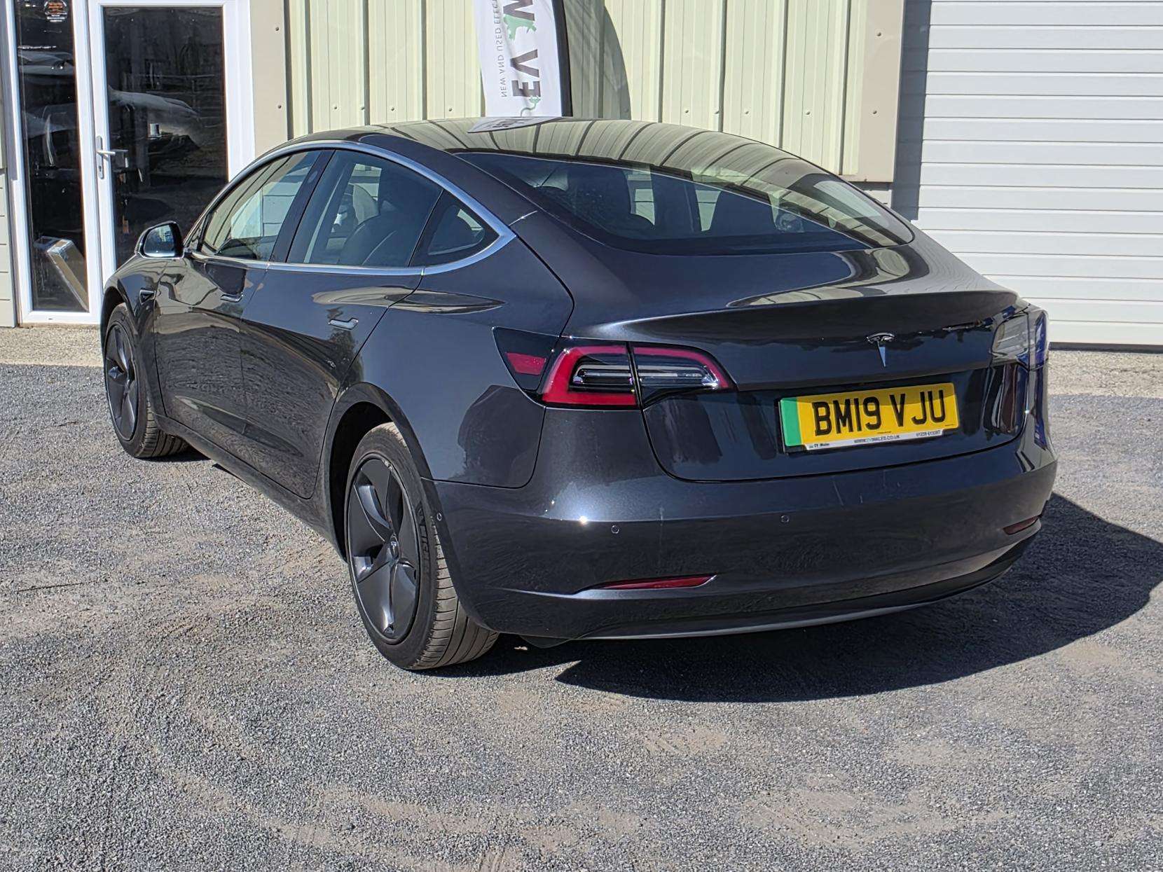 A 2019 TESLA MODEL 3 Standard Range Plus Saloon 4dr Electric Auto RWD (241 bhp) A 2019 TESLA MODEL 3 Standard Range Plus Saloon 4dr Electric Auto RWD (241 bhp)