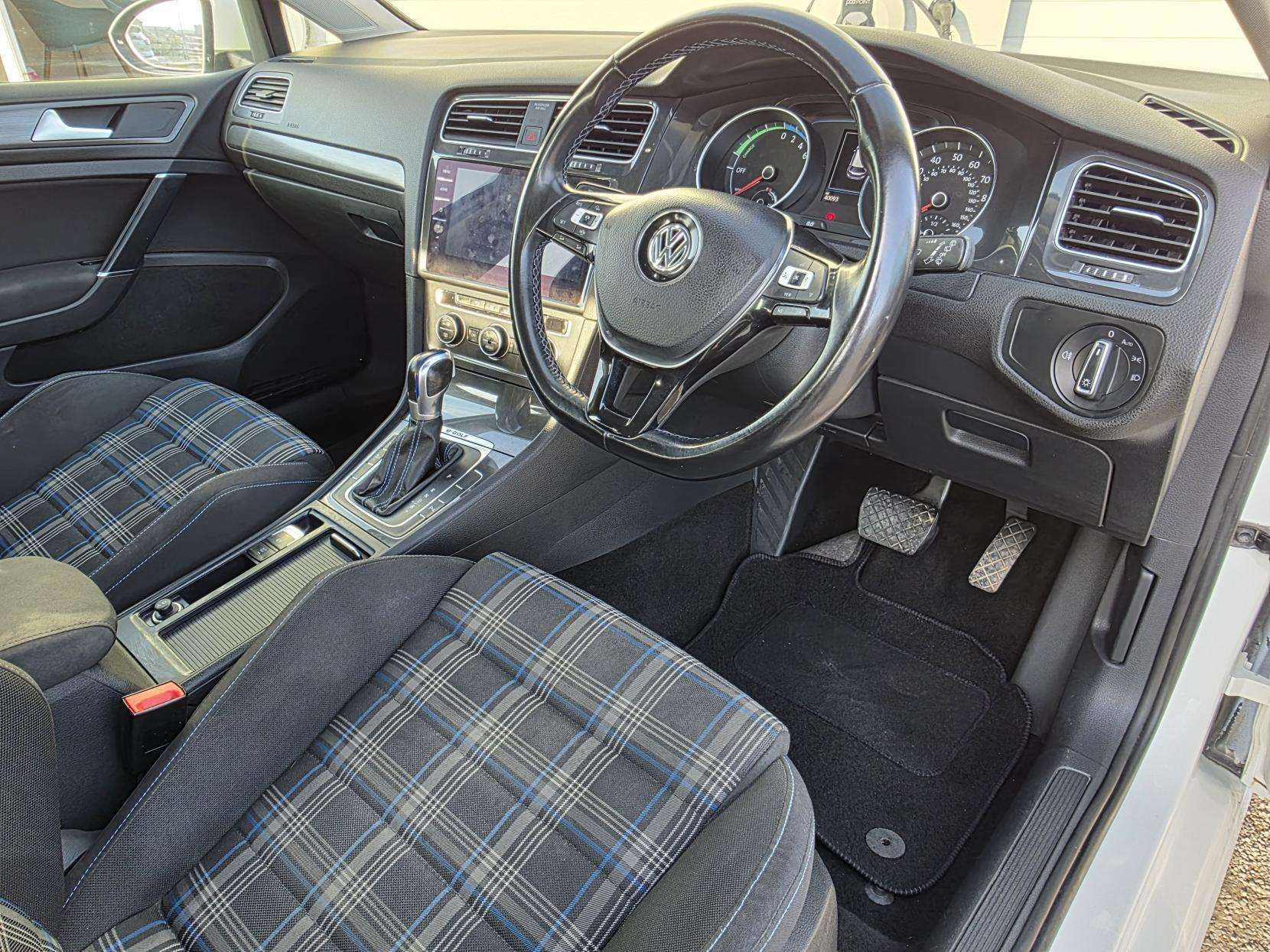 2018 VOLKSWAGEN E-GOLF 2018 VOLKSWAGEN E-GOLF