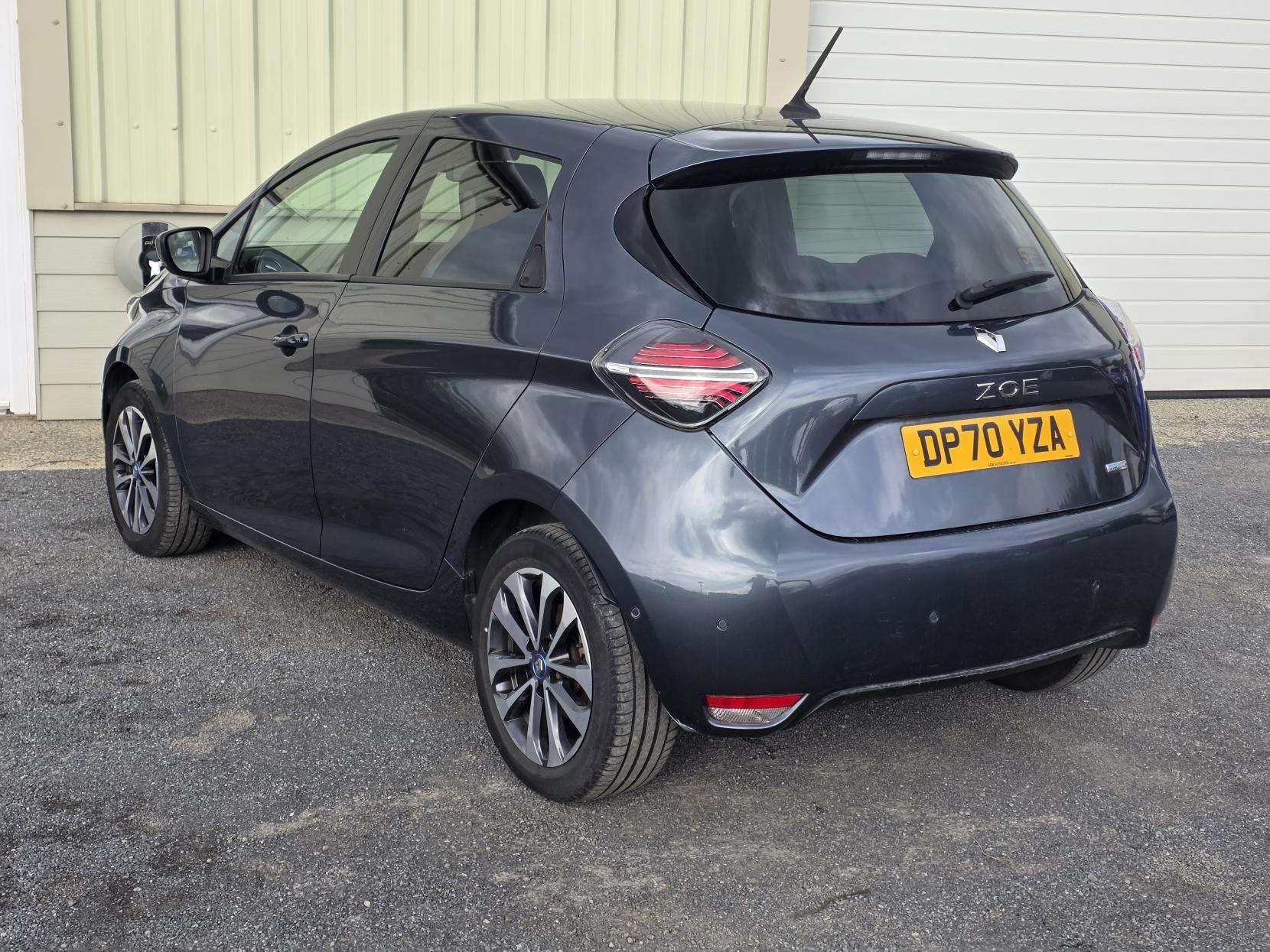 A 2020 RENAULT ZOE R135 52kWh GT Line Hatchback 5dr Electric Auto (i, Rapid Charge) (134 bhp) A 2020 RENAULT ZOE R135 52kWh GT Line Hatchback 5dr Electric Auto (i, Rapid Charge) (134 bhp)