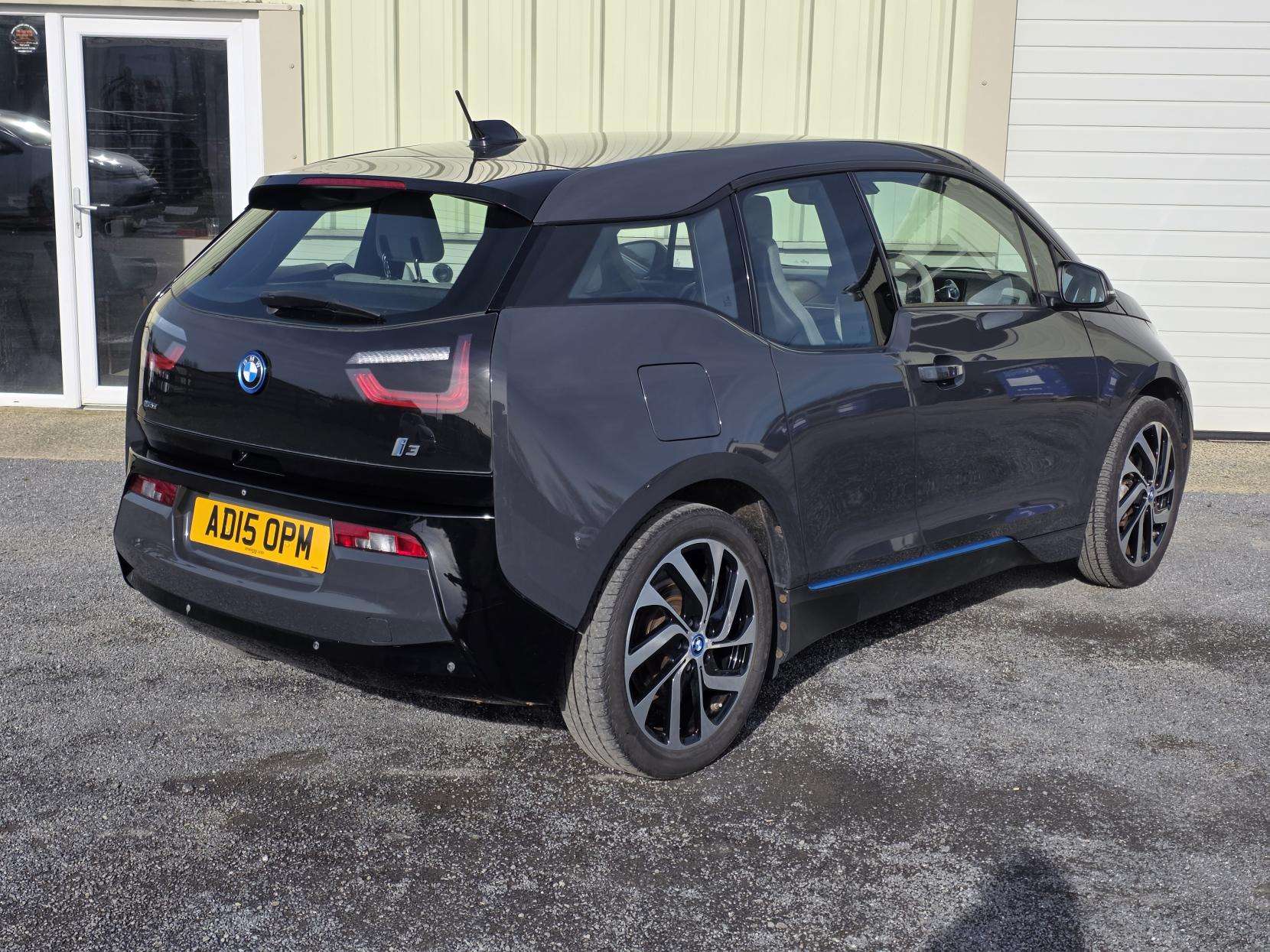 A 2015 BMW I3 Hatchback 5dr Electric Auto (170 ps) A 2015 BMW I3 Hatchback 5dr Electric Auto (170 ps)