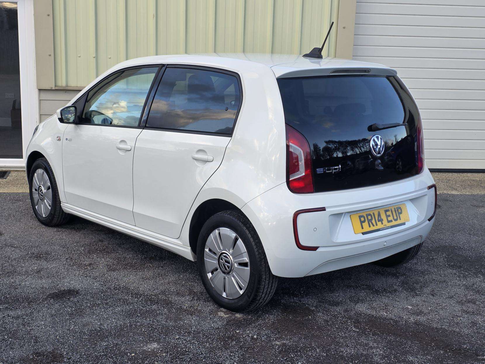 A 2014 VOLKSWAGEN E-UP! 18.7kWh e-up! Hatchback 5dr Electric Auto (82 ps) A 2014 VOLKSWAGEN E-UP! 18.7kWh e-up! Hatchback 5dr Electric Auto (82 ps)