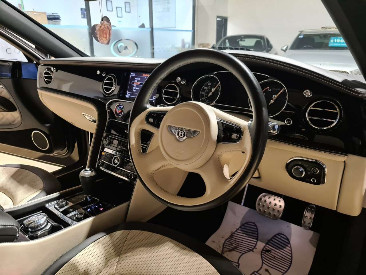 null BENTLEY MULSANNE null BENTLEY MULSANNE