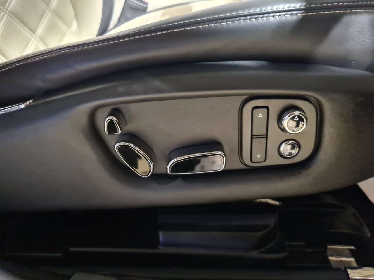 null BENTLEY MULSANNE null BENTLEY MULSANNE