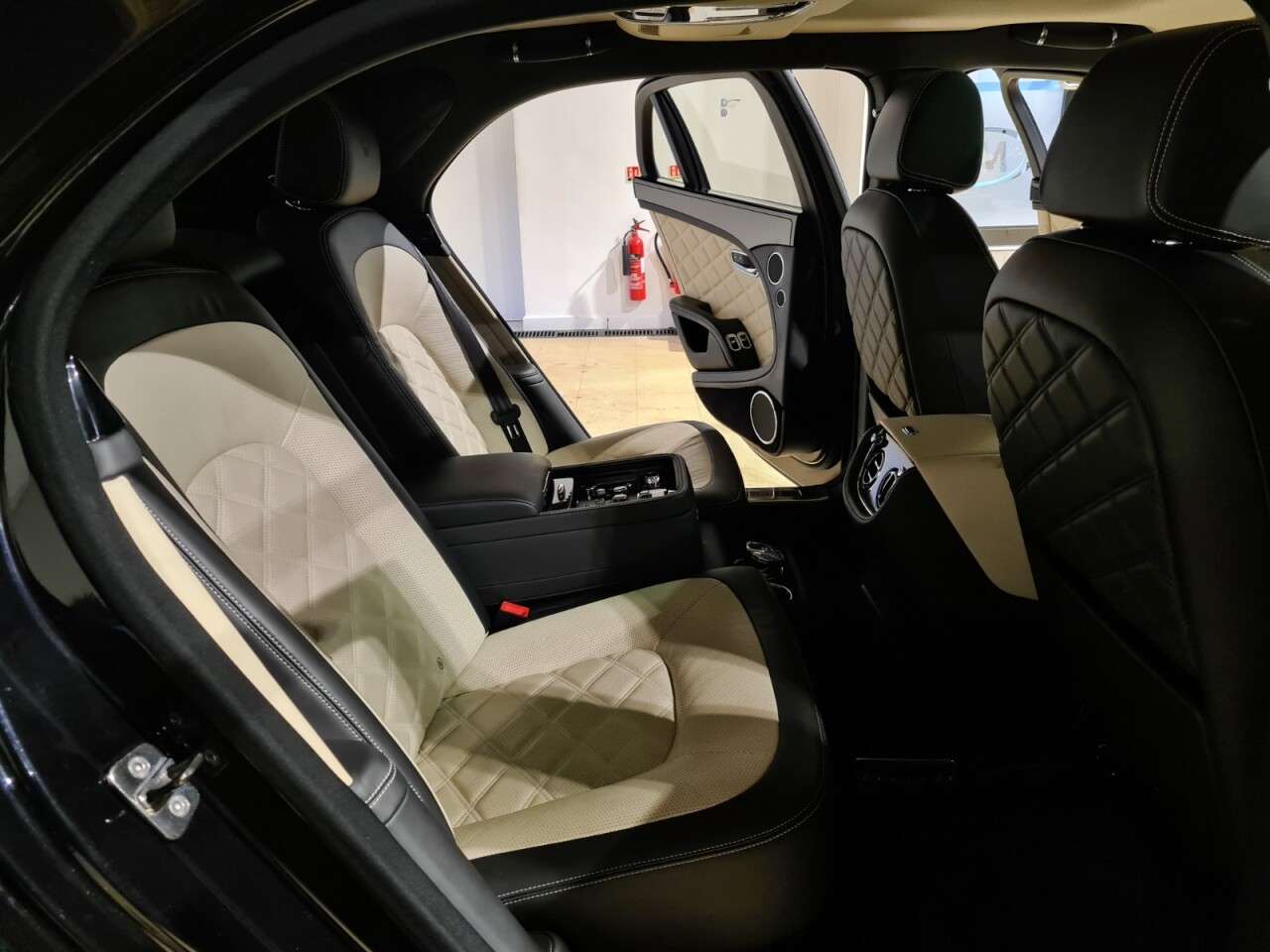 null BENTLEY MULSANNE null BENTLEY MULSANNE