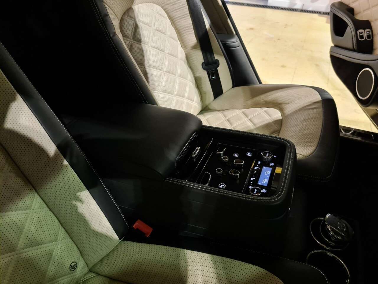 null BENTLEY MULSANNE null BENTLEY MULSANNE