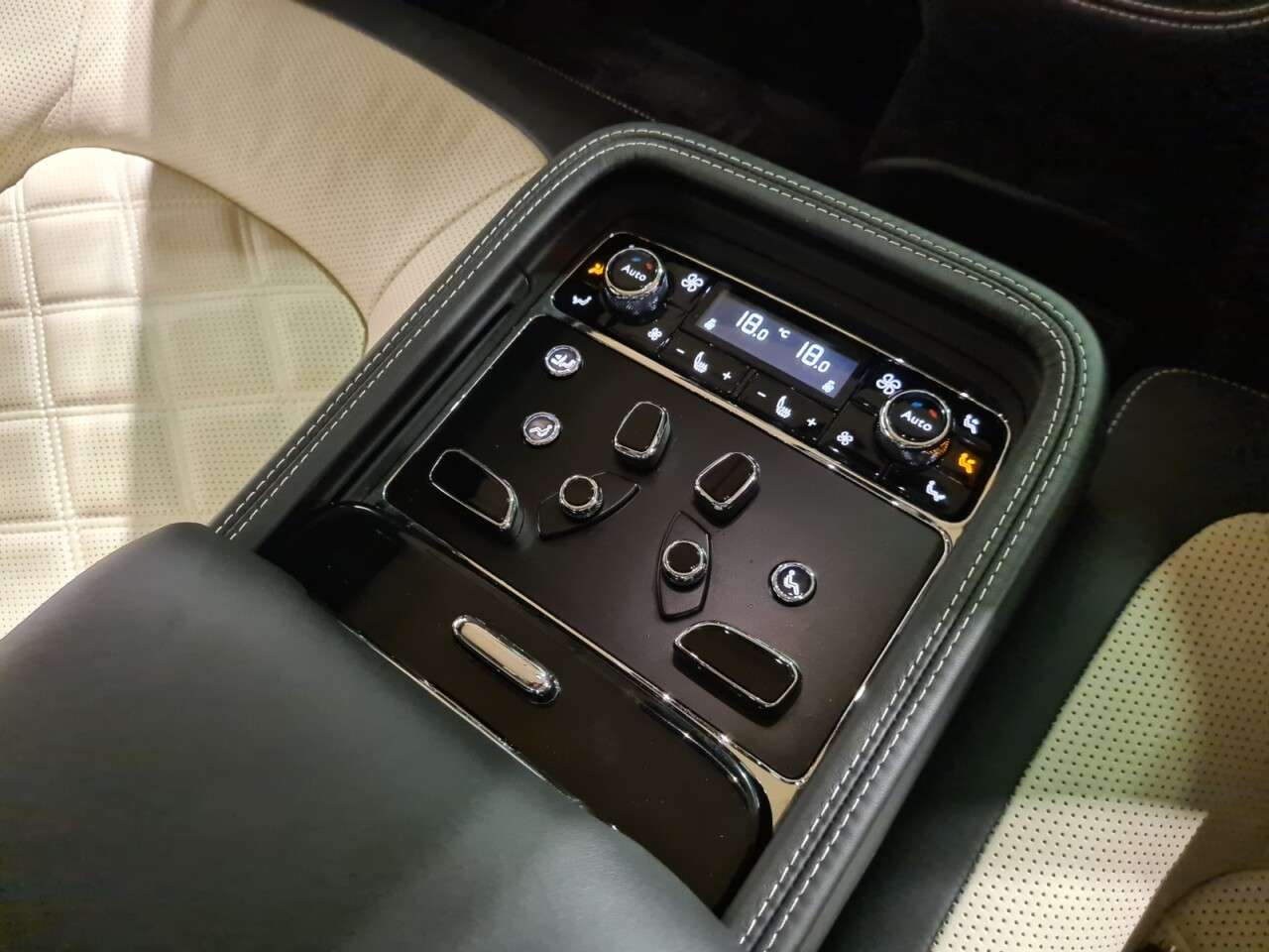 null BENTLEY MULSANNE null BENTLEY MULSANNE