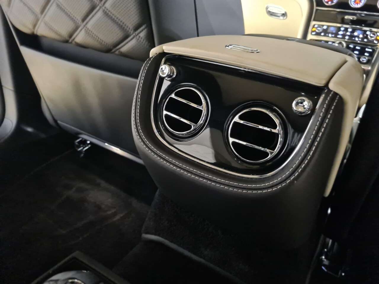 null BENTLEY MULSANNE null BENTLEY MULSANNE