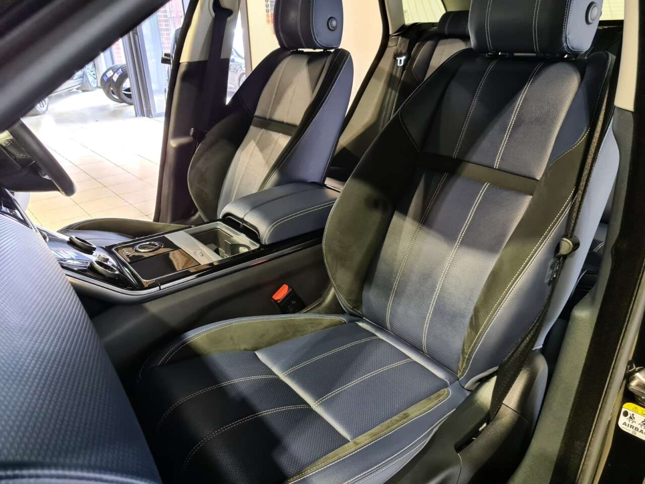 2018 LAND ROVER RANGE ROVER VELAR 2018 LAND ROVER RANGE ROVER VELAR