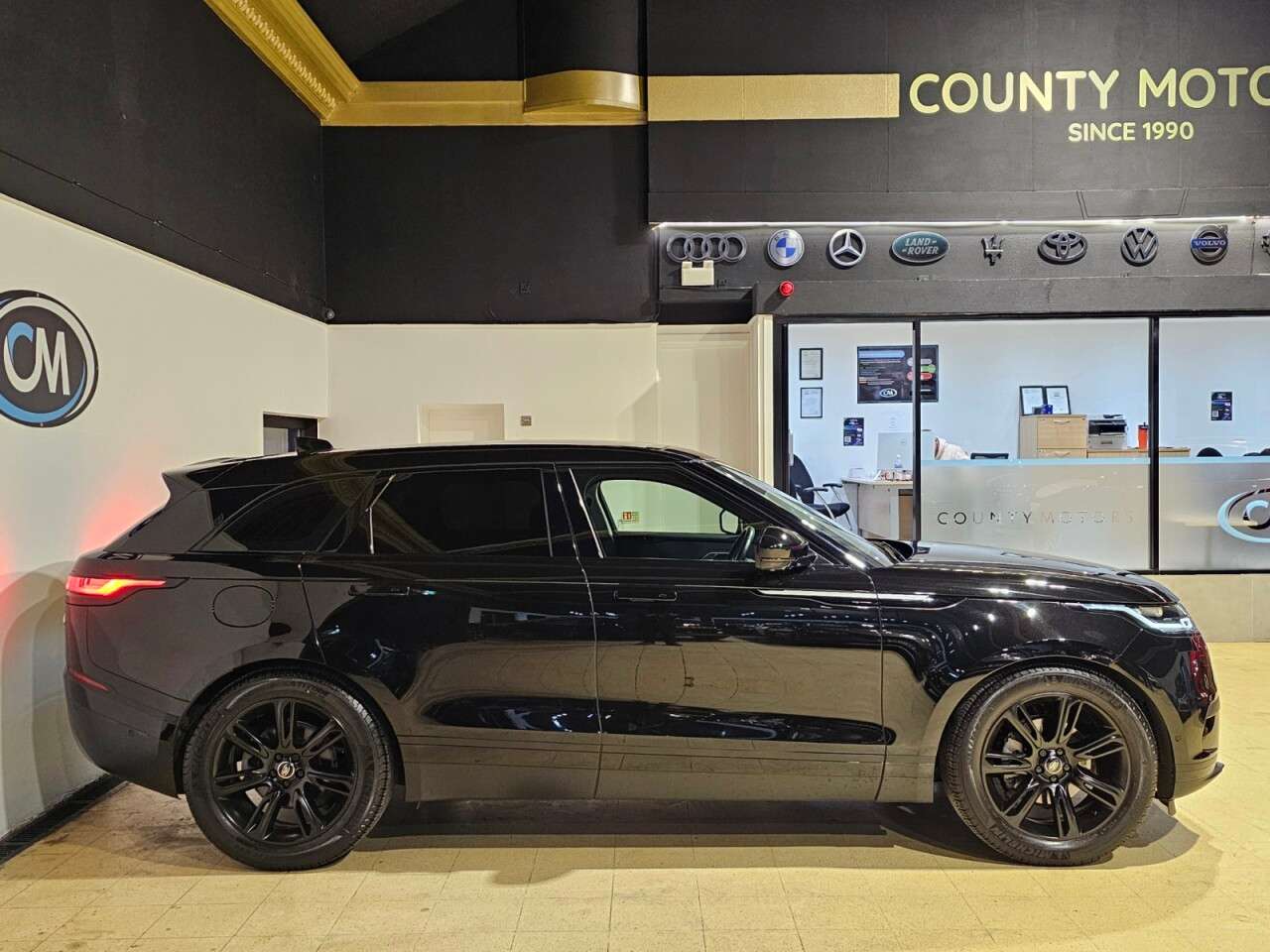 A 2018 LAND ROVER RANGE ROVER VELAR 2.0 D240 SE SUV 5dr Diesel Auto 4WD Euro 6 (s/s) (240 ps) Blacked out, Low A 2018 LAND ROVER RANGE ROVER VELAR 2.0 D240 SE SUV 5dr Diesel Auto 4WD Euro 6 (s/s) (240 ps) Blacked out, Low