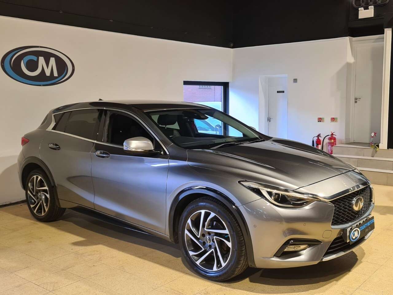 2017 INFINITI Q30 2017 INFINITI Q30