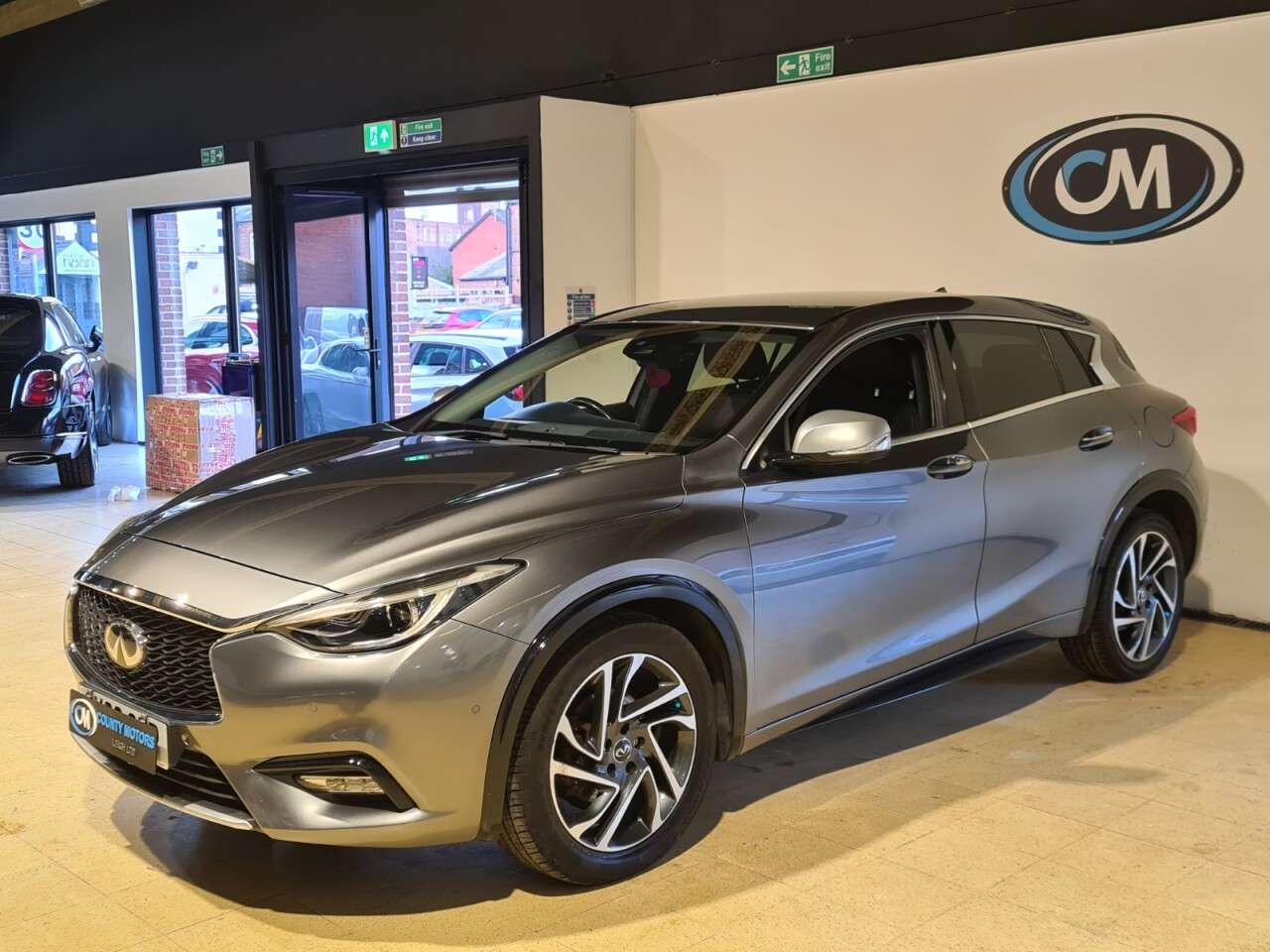 2017 INFINITI Q30 2017 INFINITI Q30