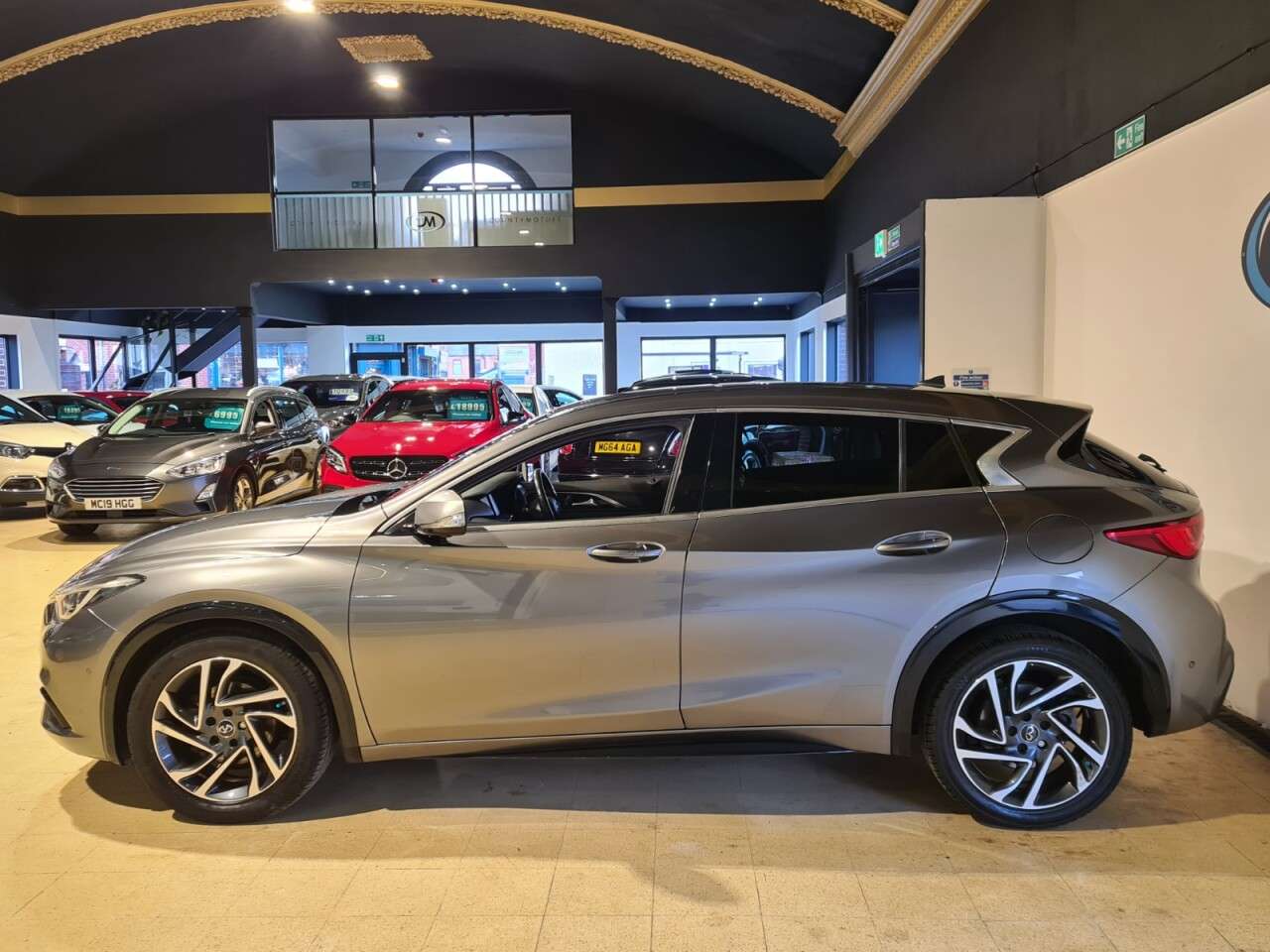 2017 INFINITI Q30 2017 INFINITI Q30