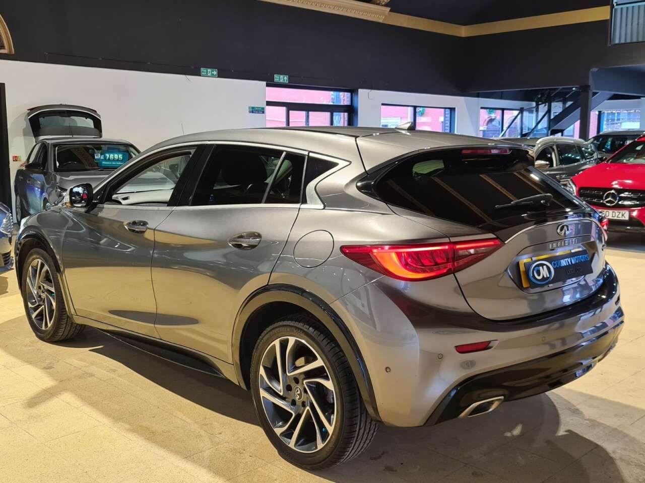 2017 INFINITI Q30 2017 INFINITI Q30