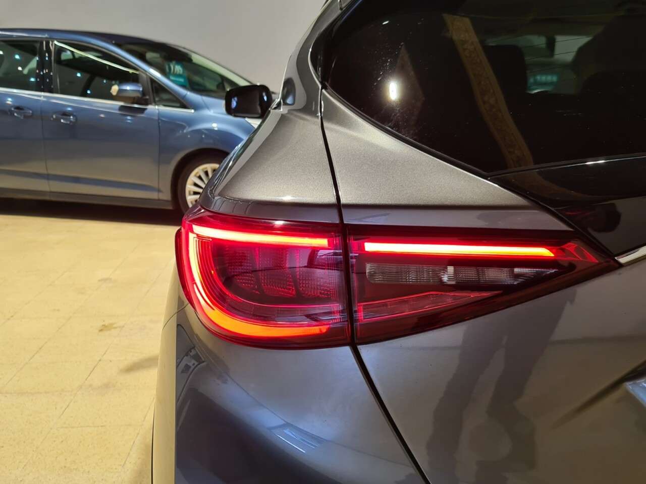 2017 INFINITI Q30 2017 INFINITI Q30