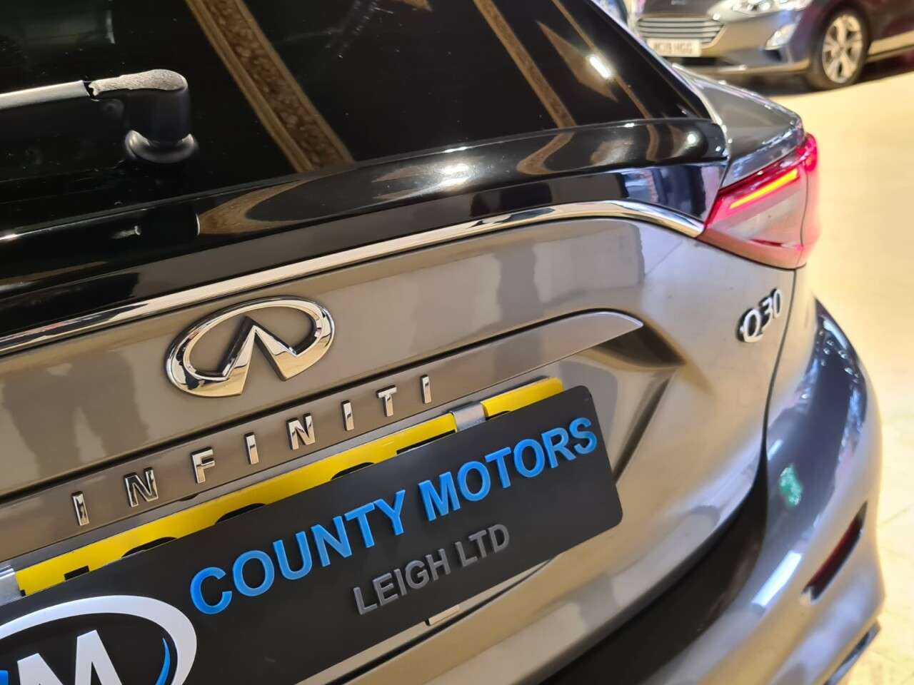 2017 INFINITI Q30 2017 INFINITI Q30