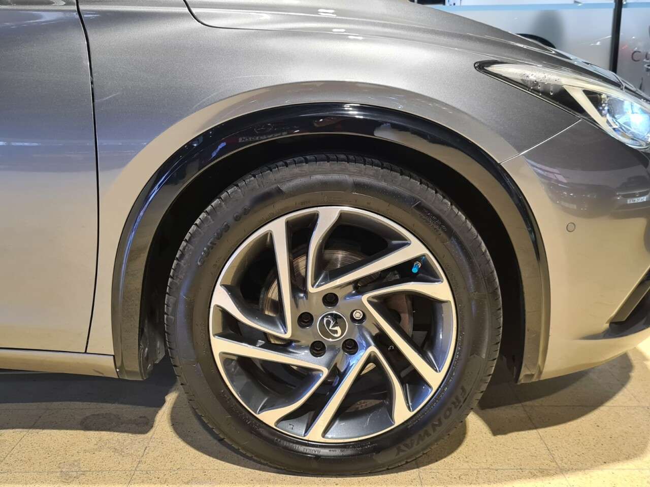 2017 INFINITI Q30 2017 INFINITI Q30