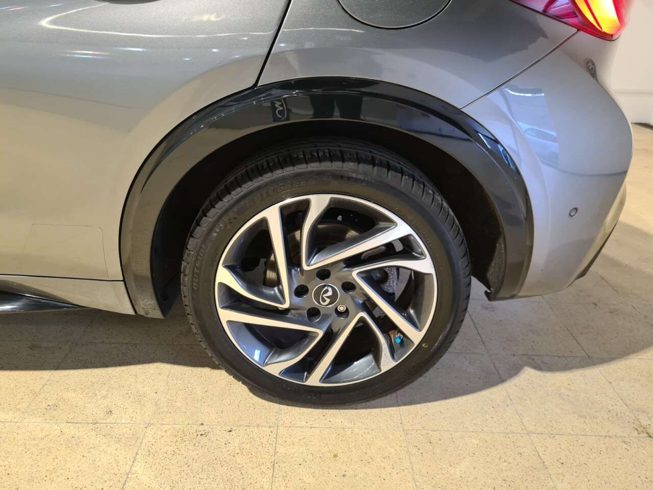 2017 INFINITI Q30 2017 INFINITI Q30