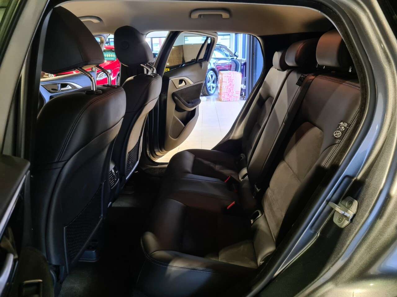 2017 INFINITI Q30 2017 INFINITI Q30