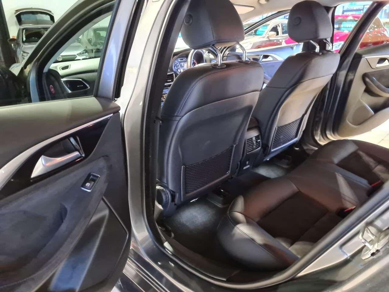 2017 INFINITI Q30 2017 INFINITI Q30