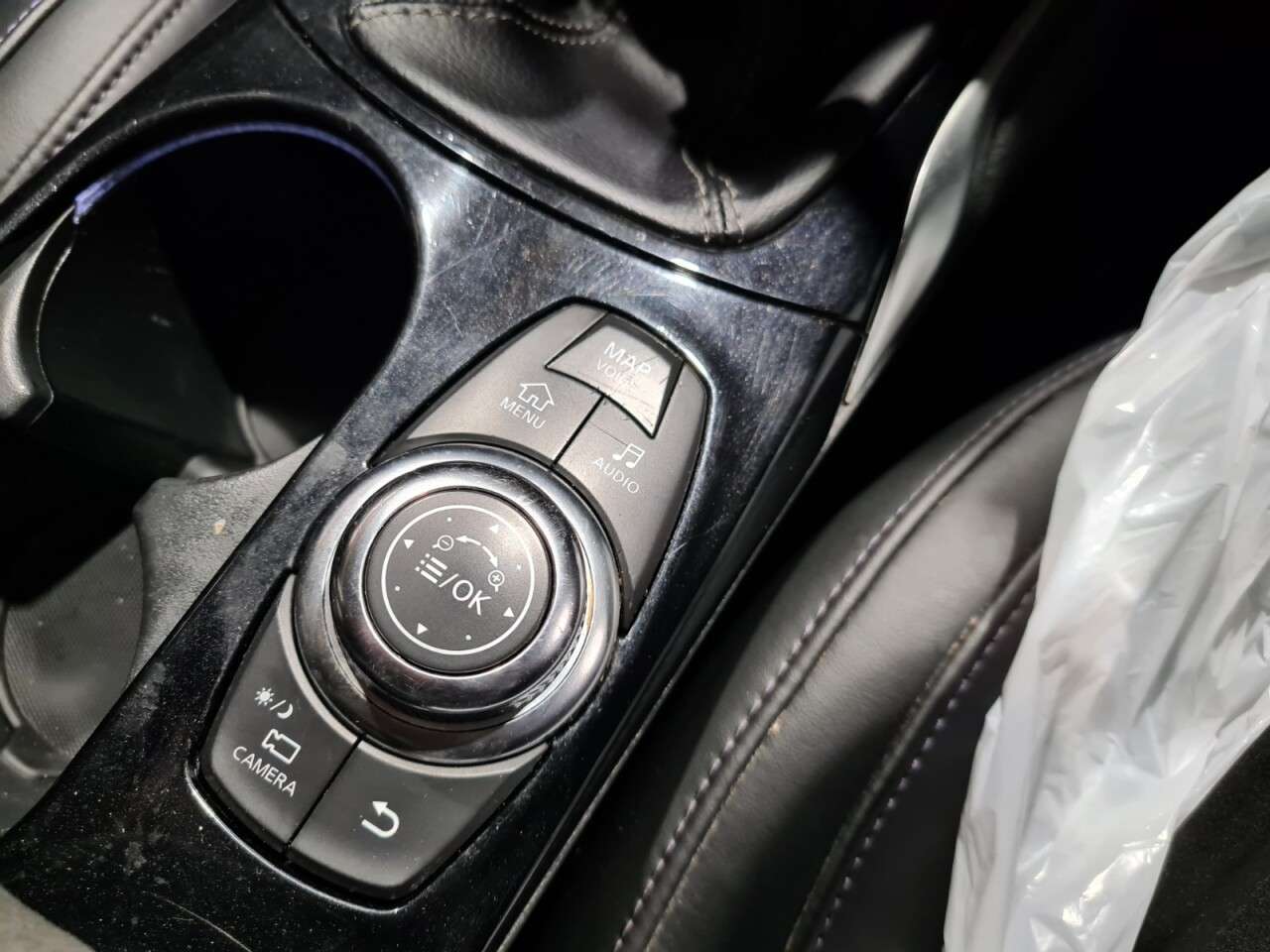 2017 INFINITI Q30 2017 INFINITI Q30