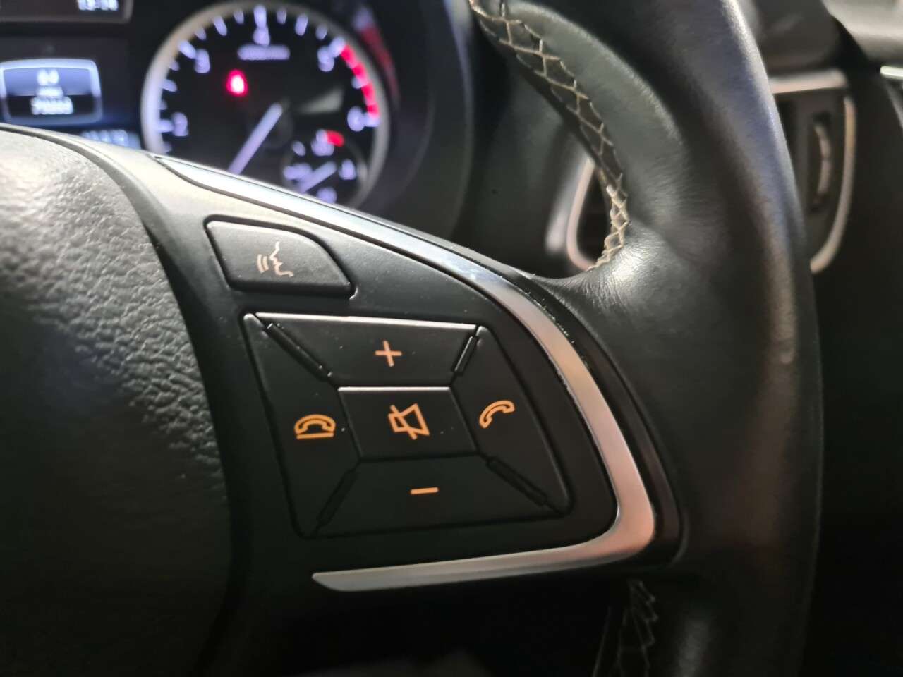 2017 INFINITI Q30 2017 INFINITI Q30