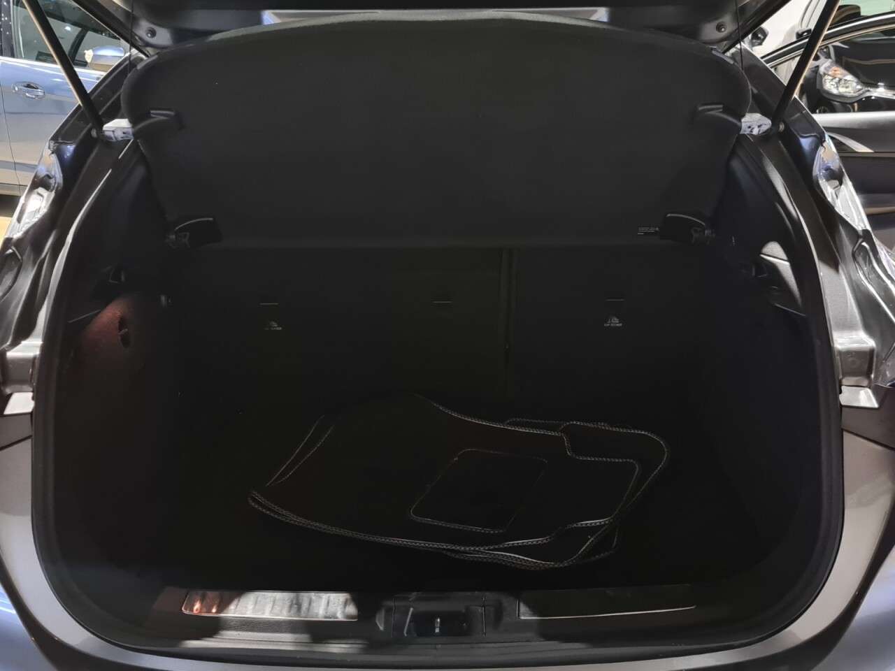 2017 INFINITI Q30 2017 INFINITI Q30