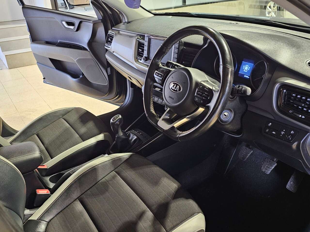 2018 KIA STONIC 2018 KIA STONIC