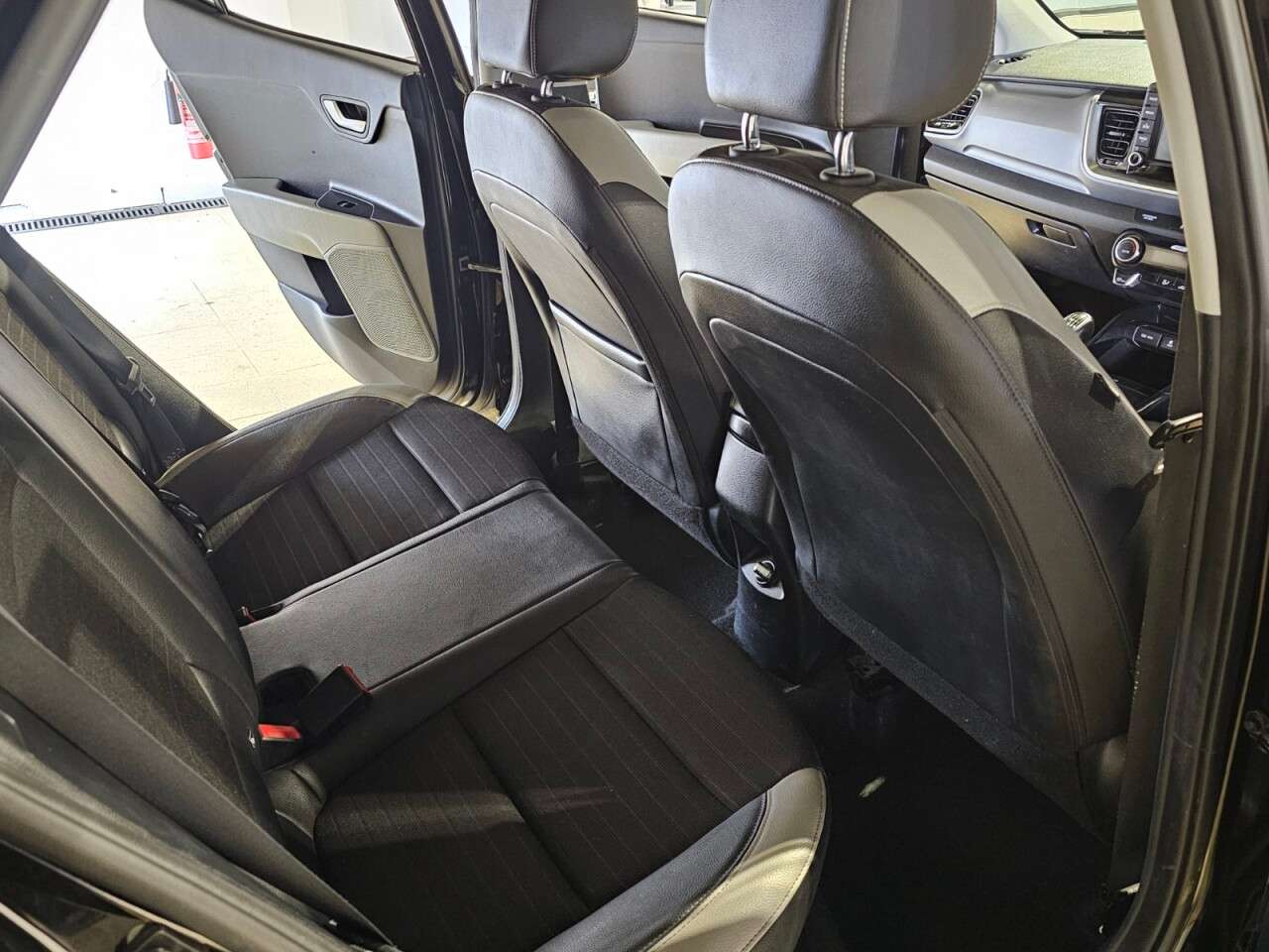 2018 KIA STONIC 2018 KIA STONIC