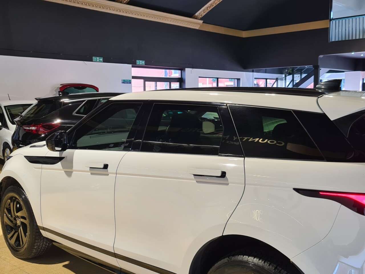 2021 LAND ROVER RANGE ROVER EVOQUE 2021 LAND ROVER RANGE ROVER EVOQUE